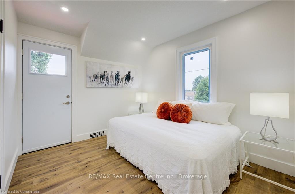 Photo 24 of 268 Cameron Street N, Kitchener — HOMEH