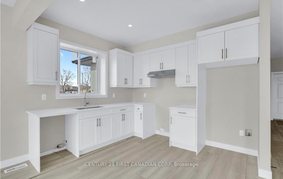 Photo 10 of 10111 Oxbow Drive, Middlesex Centre, Komoka — HOMEH