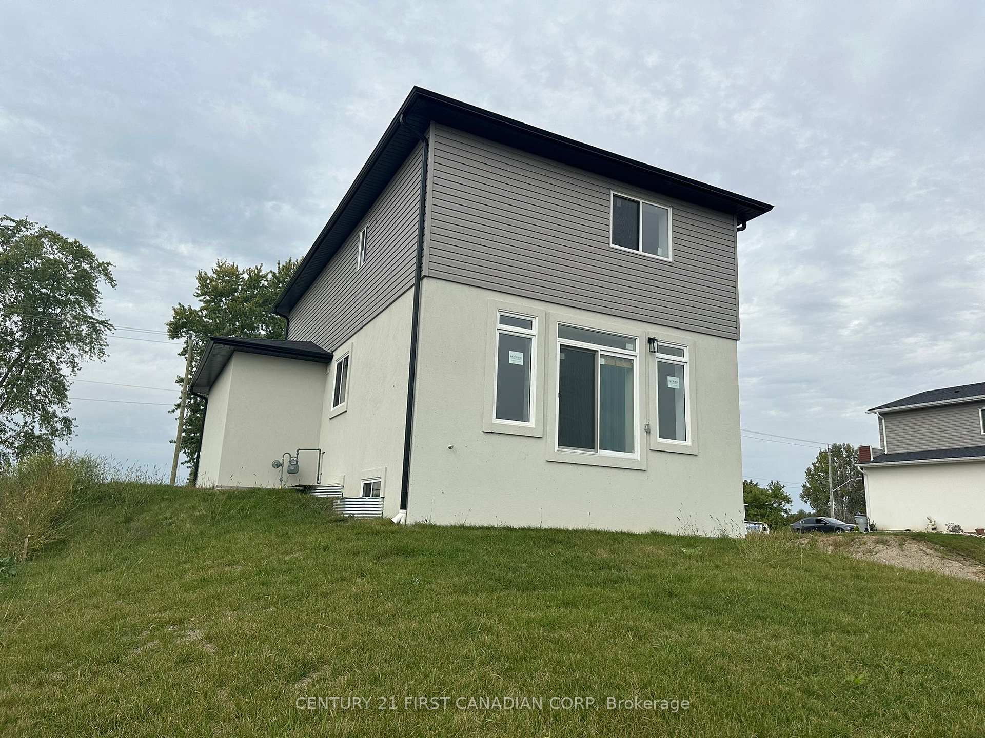 Photo 25 of 10111 Oxbow Drive, Middlesex Centre, Komoka — HOMEH