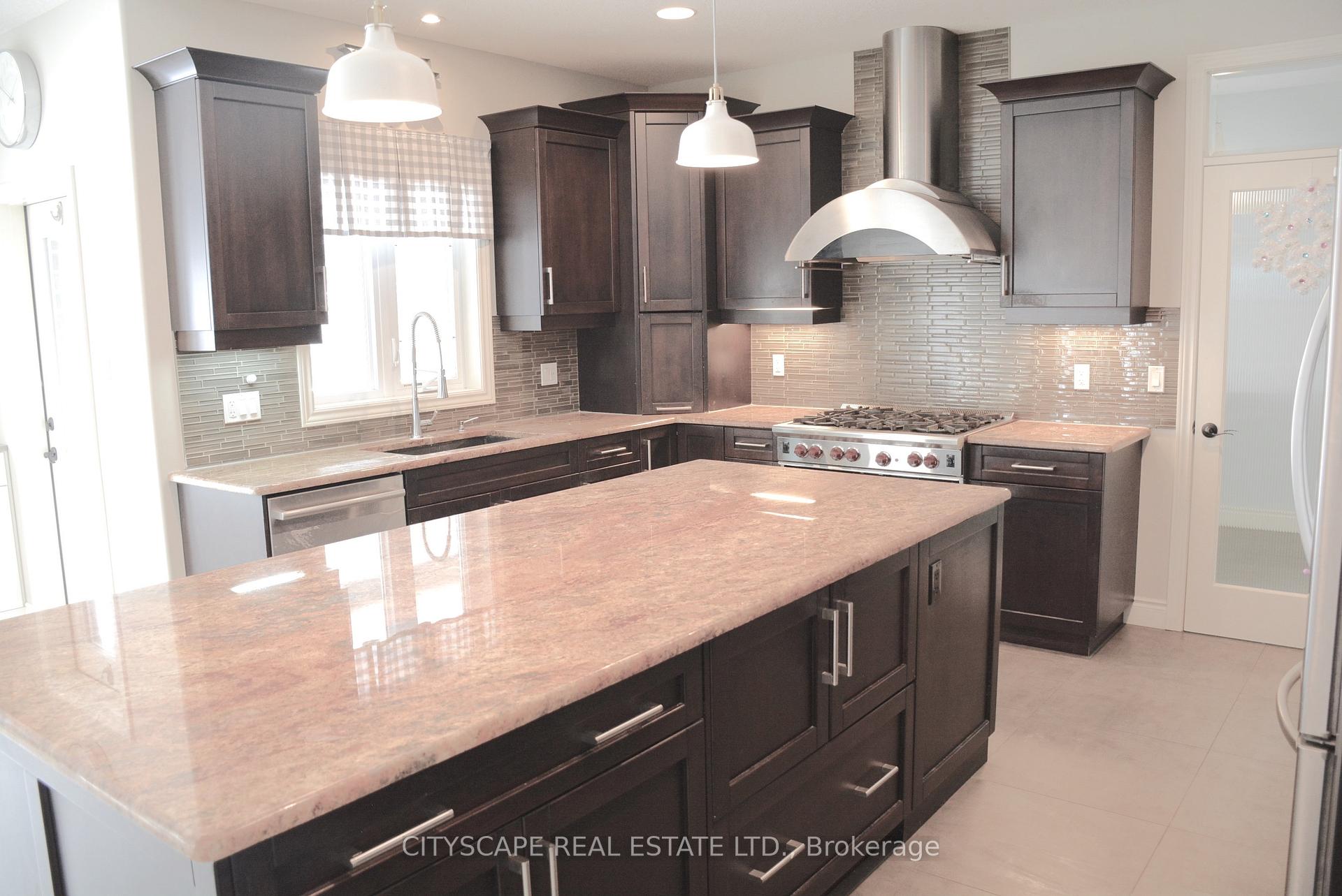 Photo 9 of 70 Fieldstone Crescent, Middlesex Centre, Komoka — HOMEH