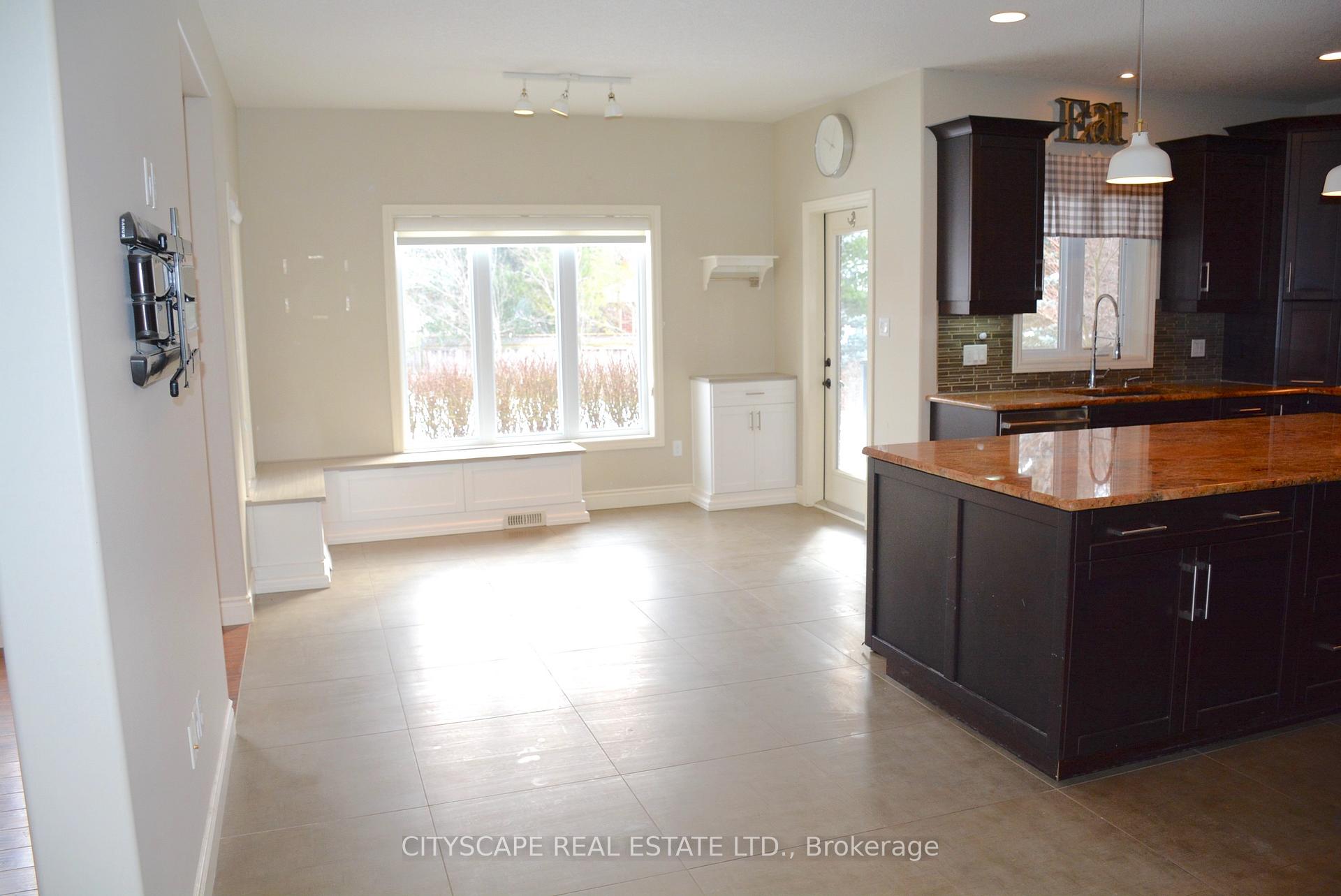 Photo 11 of 70 Fieldstone Crescent, Middlesex Centre, Komoka — HOMEH