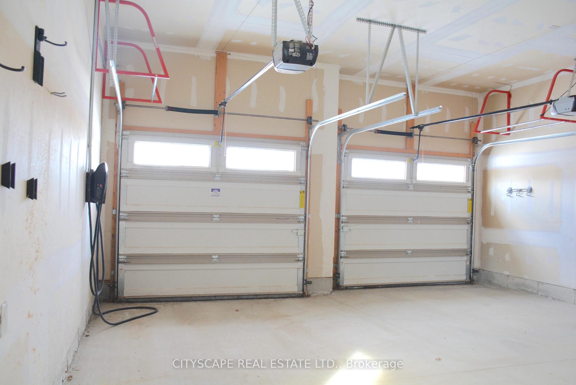 Photo 18 of 70 Fieldstone Crescent, Middlesex Centre, Komoka — HOMEH