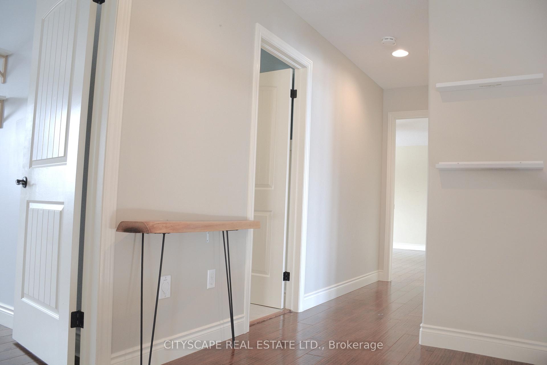 Photo 24 of 70 Fieldstone Crescent, Middlesex Centre, Komoka — HOMEH