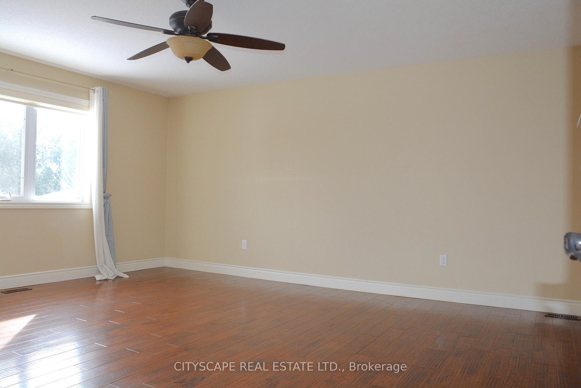 Photo 29 of 70 Fieldstone Crescent, Middlesex Centre, Komoka — HOMEH