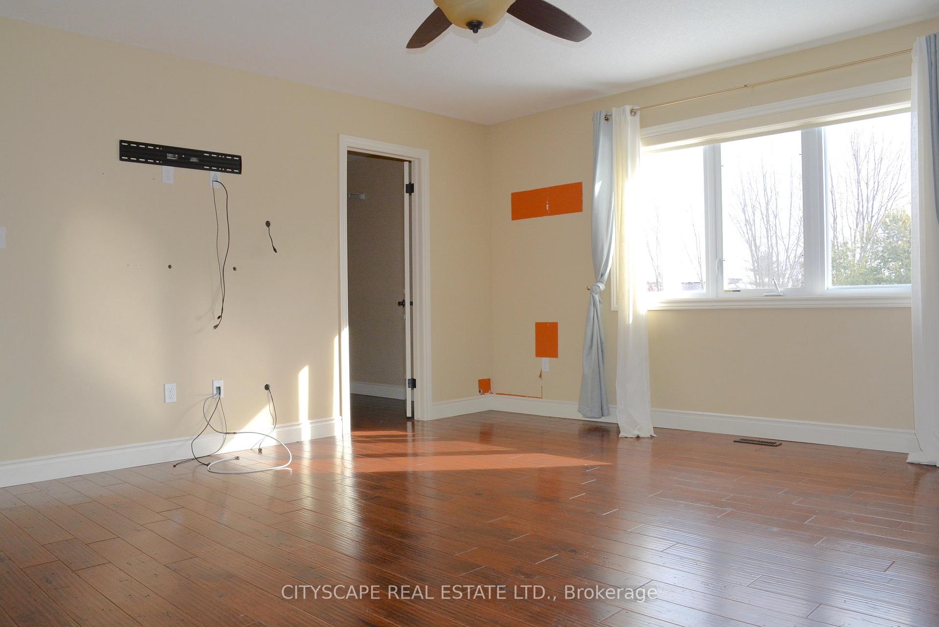 Photo 30 of 70 Fieldstone Crescent, Middlesex Centre, Komoka — HOMEH