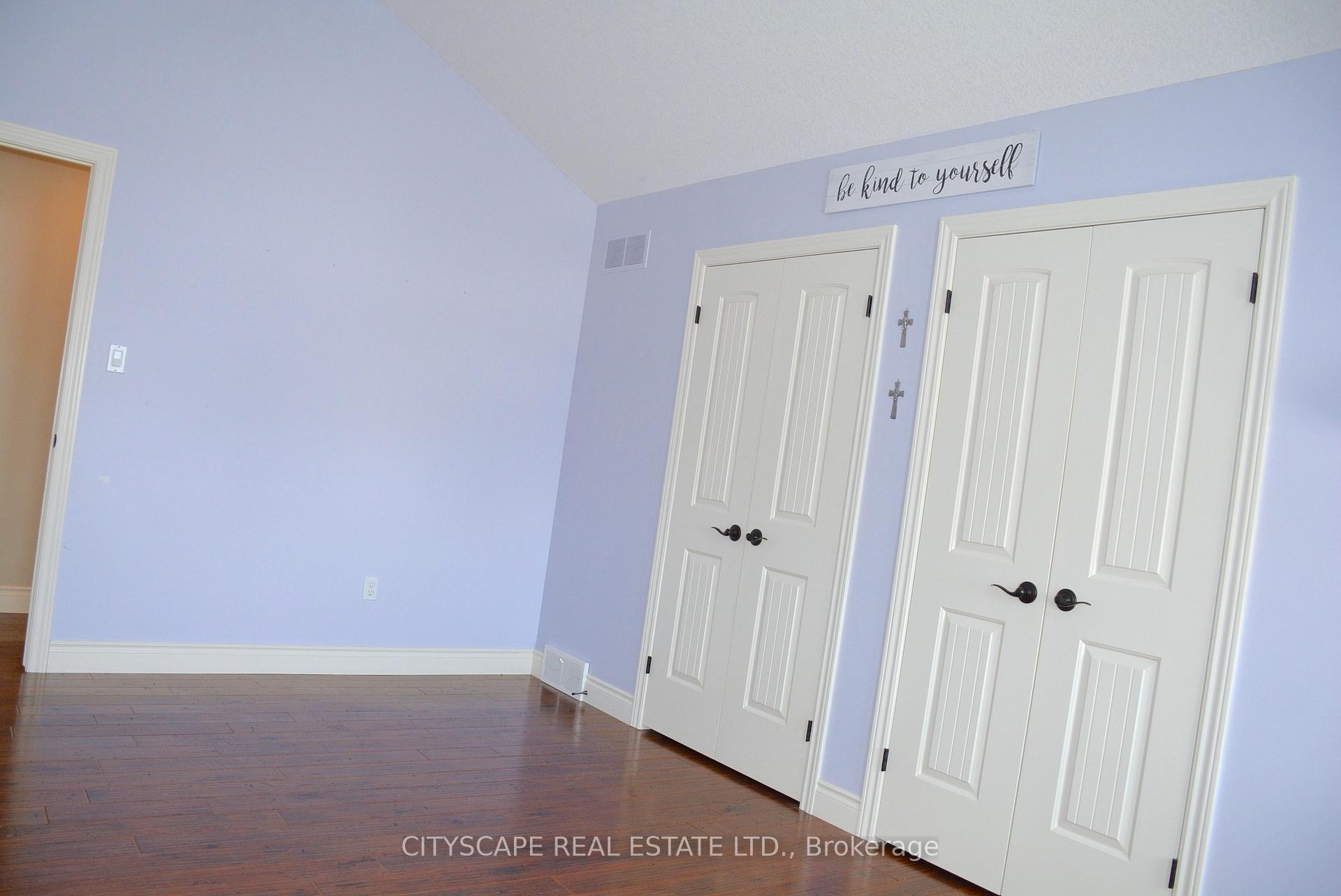 Photo 36 of 70 Fieldstone Crescent, Middlesex Centre, Komoka — HOMEH
