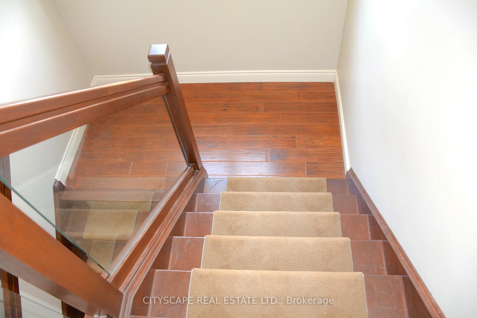 Photo 37 of 70 Fieldstone Crescent, Middlesex Centre, Komoka — HOMEH