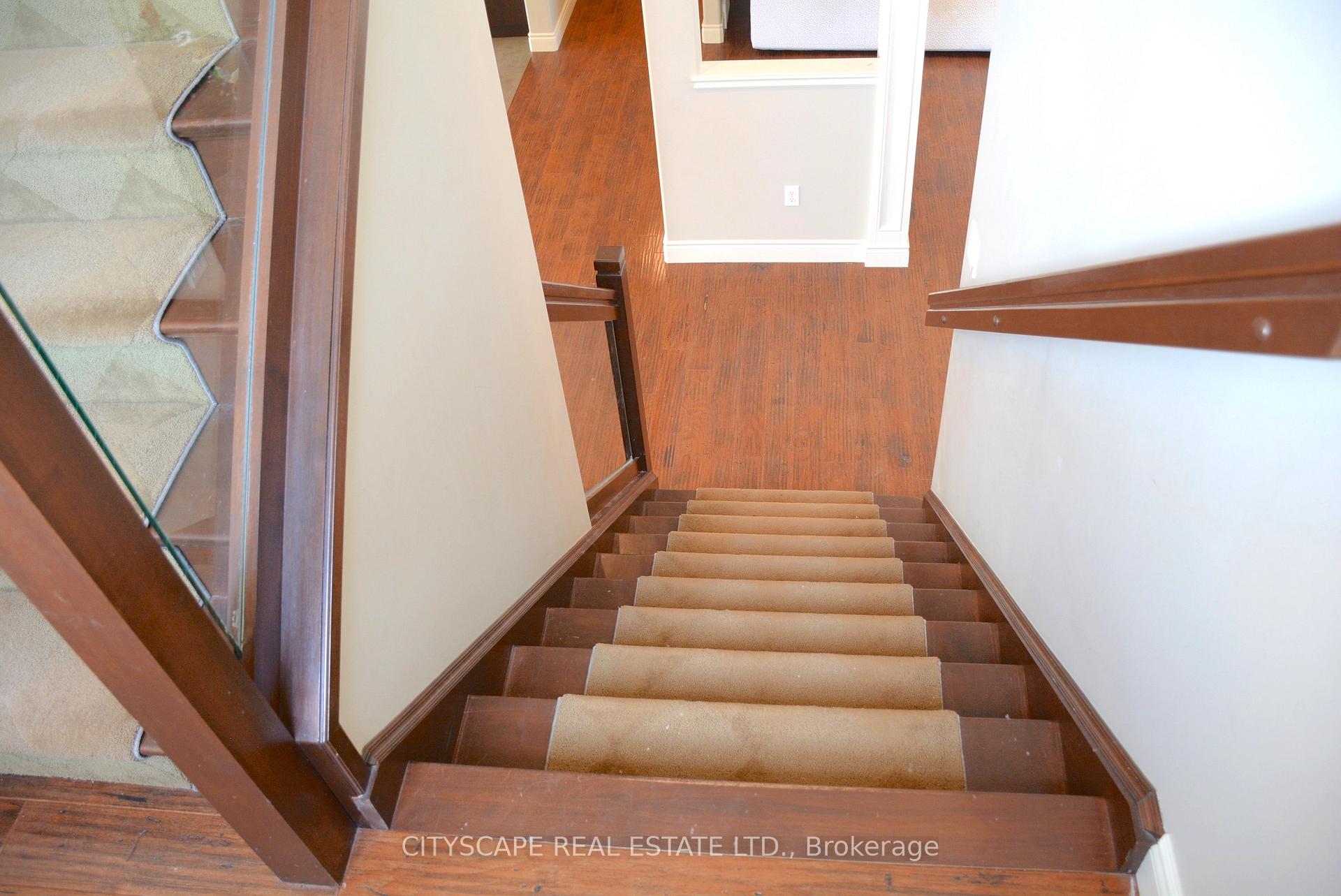 Photo 38 of 70 Fieldstone Crescent, Middlesex Centre, Komoka — HOMEH