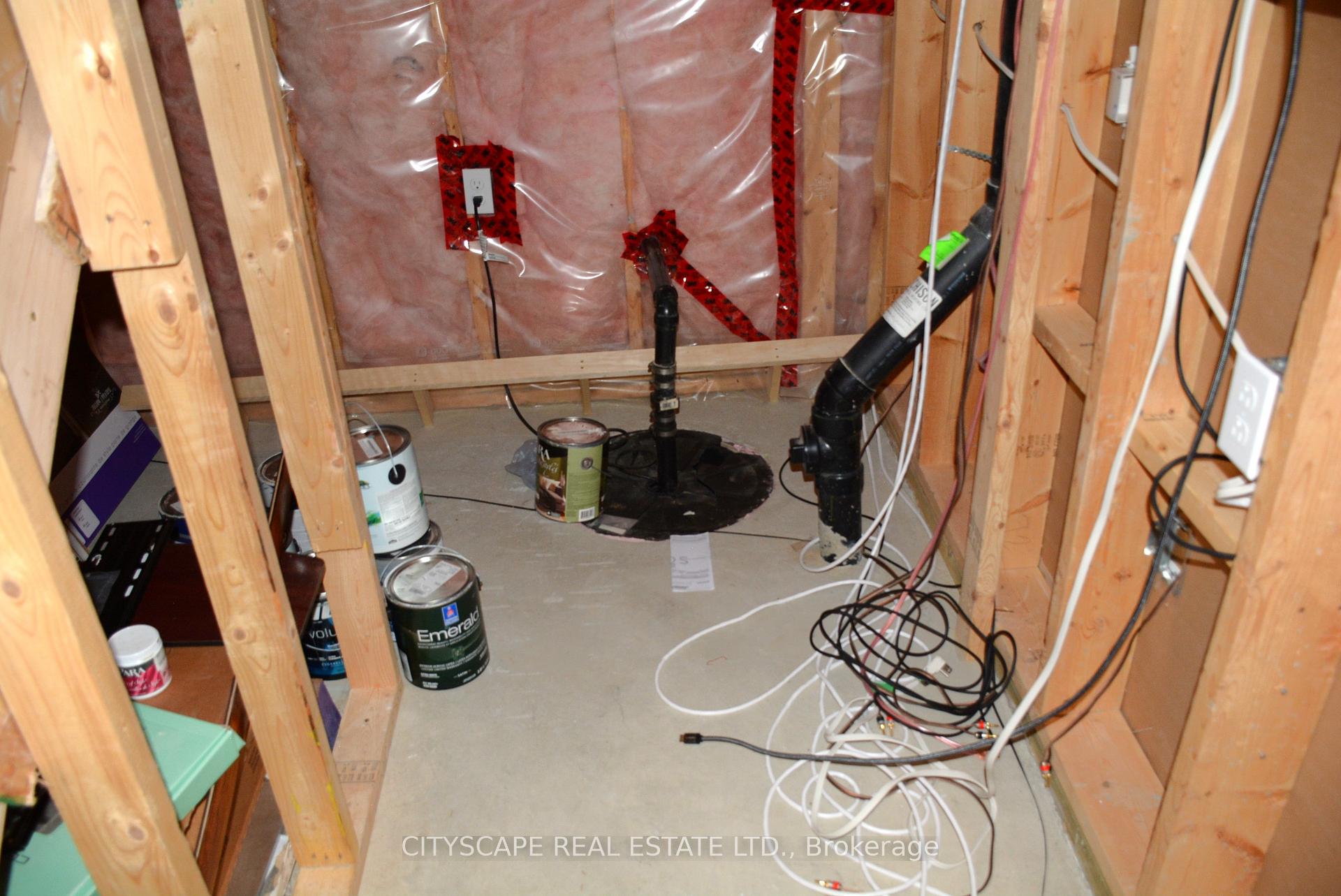 Photo 39 of 70 Fieldstone Crescent, Middlesex Centre, Komoka — HOMEH
