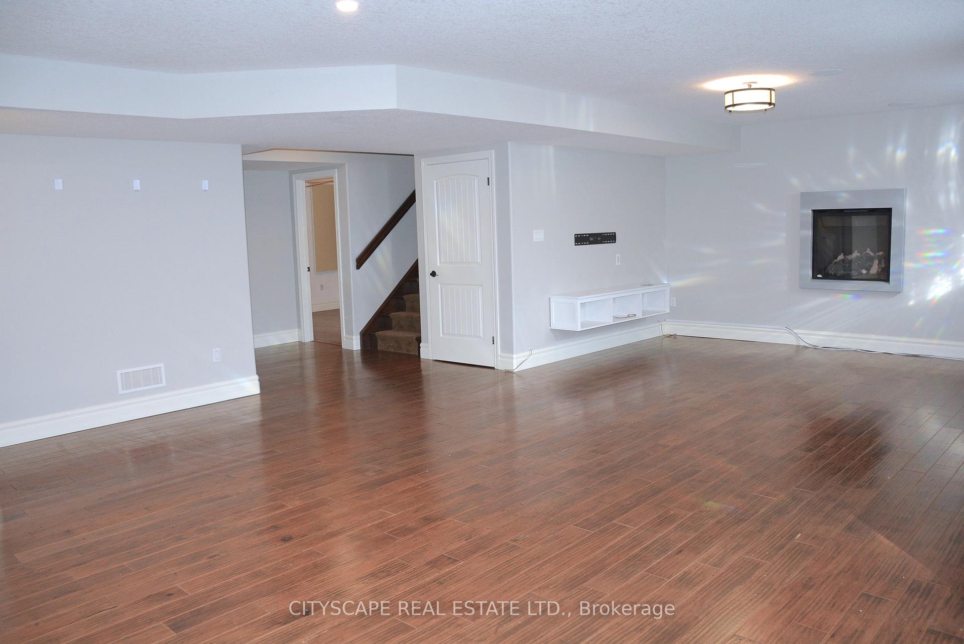 Photo 40 of 70 Fieldstone Crescent, Middlesex Centre, Komoka — HOMEH