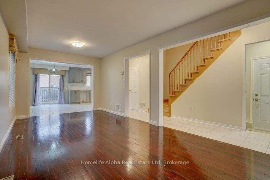 Photo 3 of 162 Billingsley Crescent, Markham, Cedarwood — HOMEH