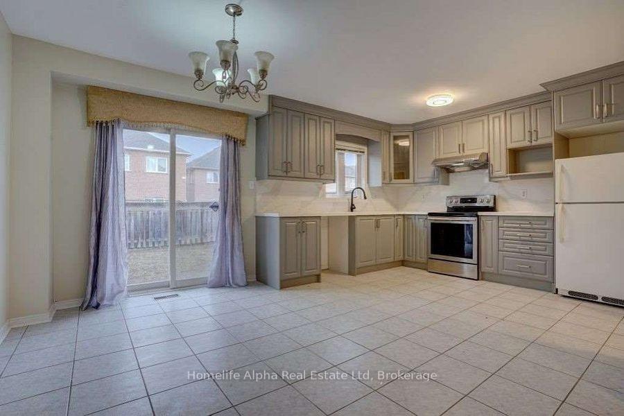 Photo 5 of 162 Billingsley Crescent, Markham, Cedarwood — HOMEH