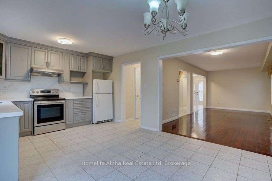 Photo 6 of 162 Billingsley Crescent, Markham, Cedarwood — HOMEH