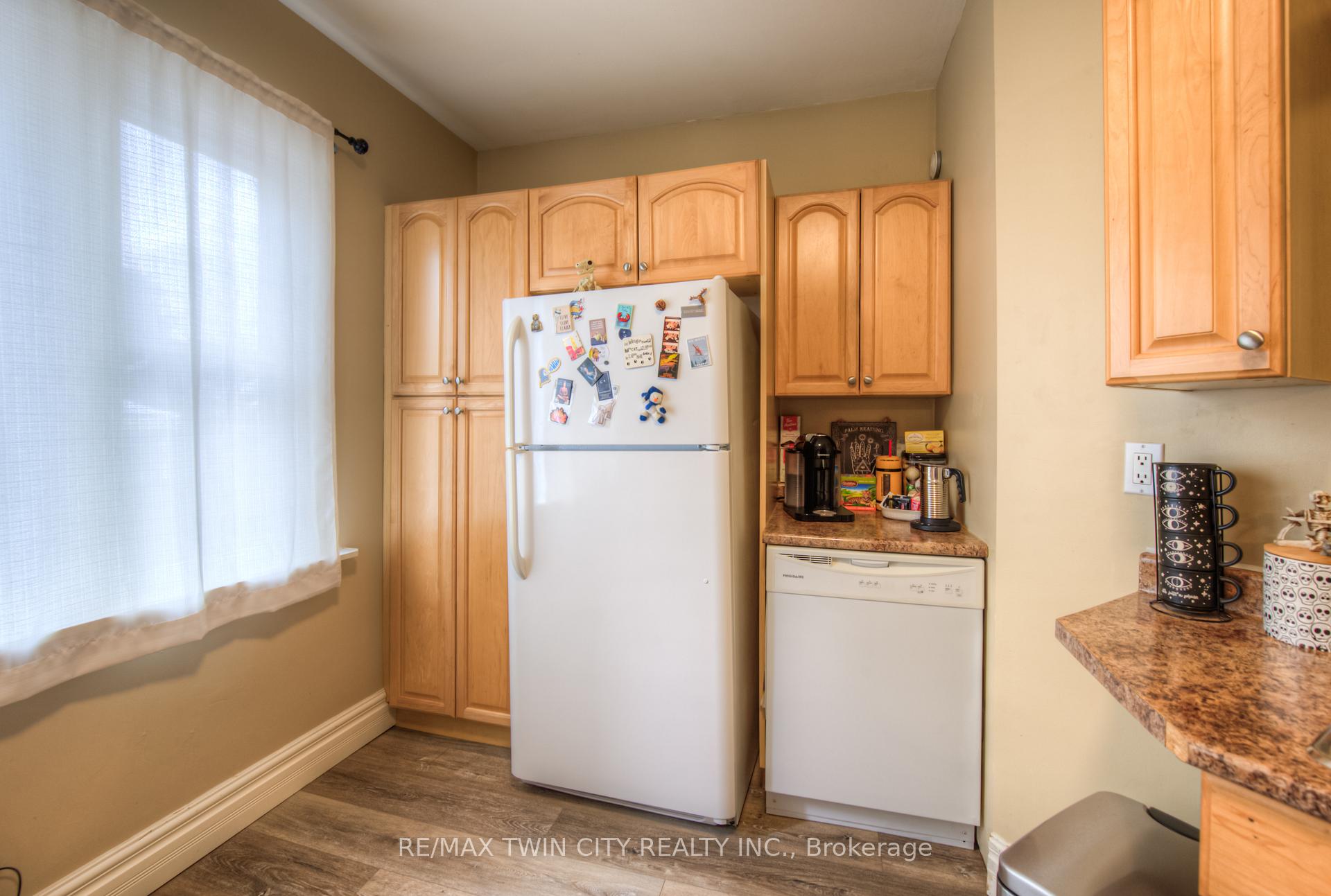 Photo 12 of 211 Weber Street E, Kitchener — HOMEH