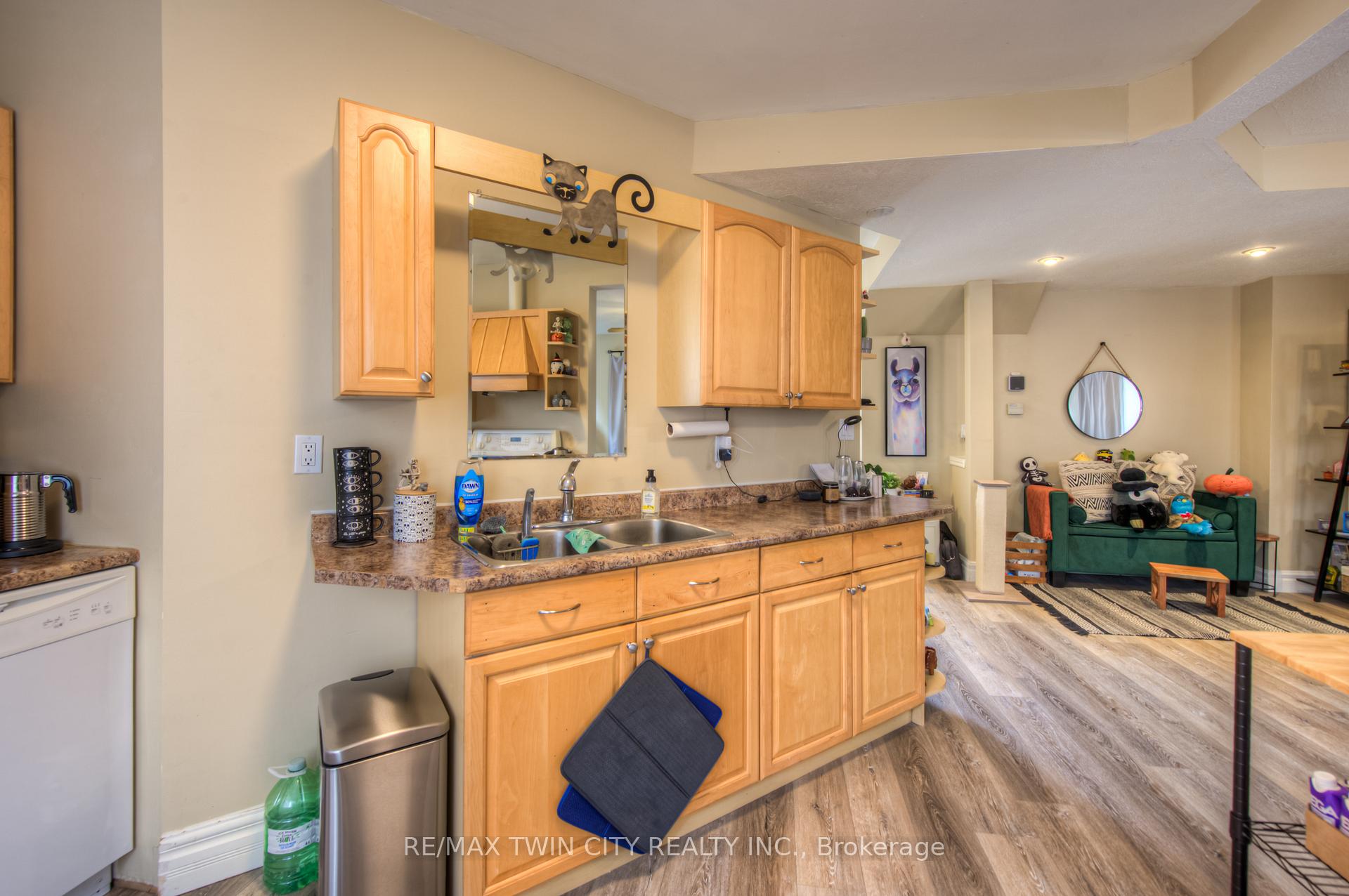 Photo 14 of 211 Weber Street E, Kitchener — HOMEH