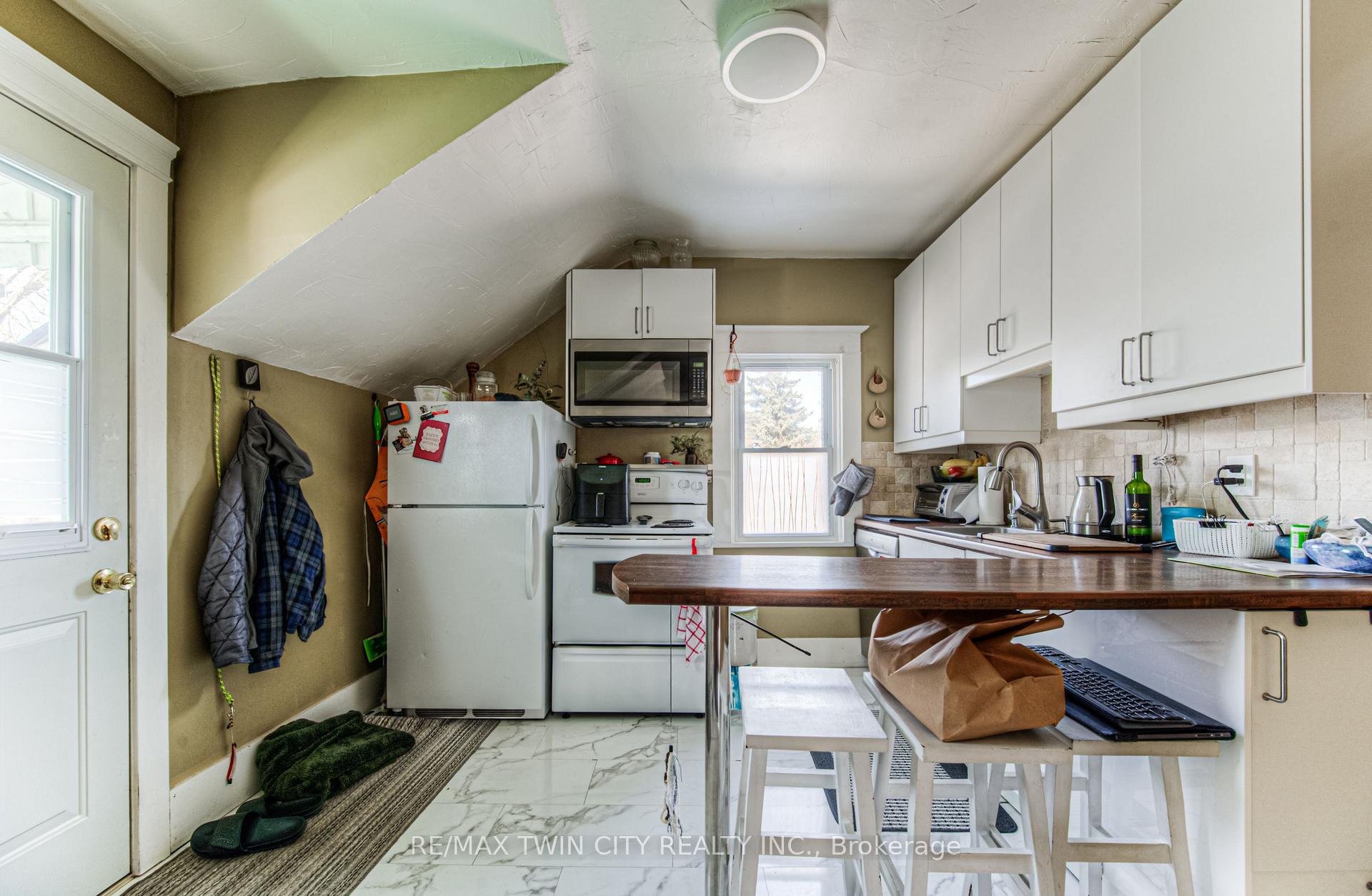 Photo 34 of 211 Weber Street E, Kitchener — HOMEH