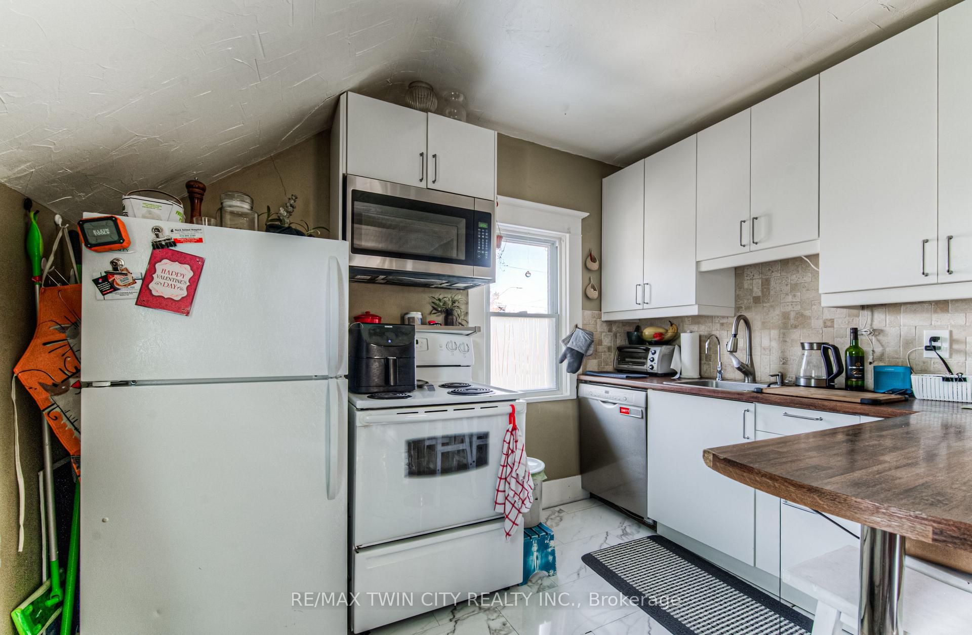 Photo 35 of 211 Weber Street E, Kitchener — HOMEH