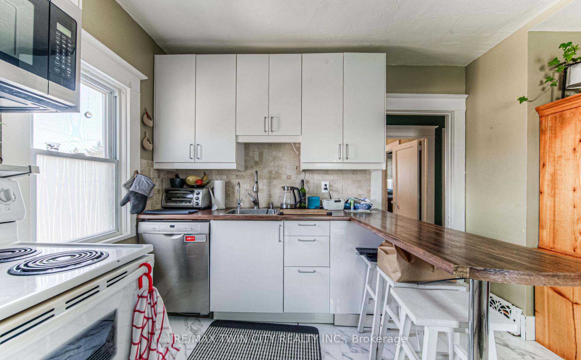 Photo 36 of 211 Weber Street E, Kitchener — HOMEH
