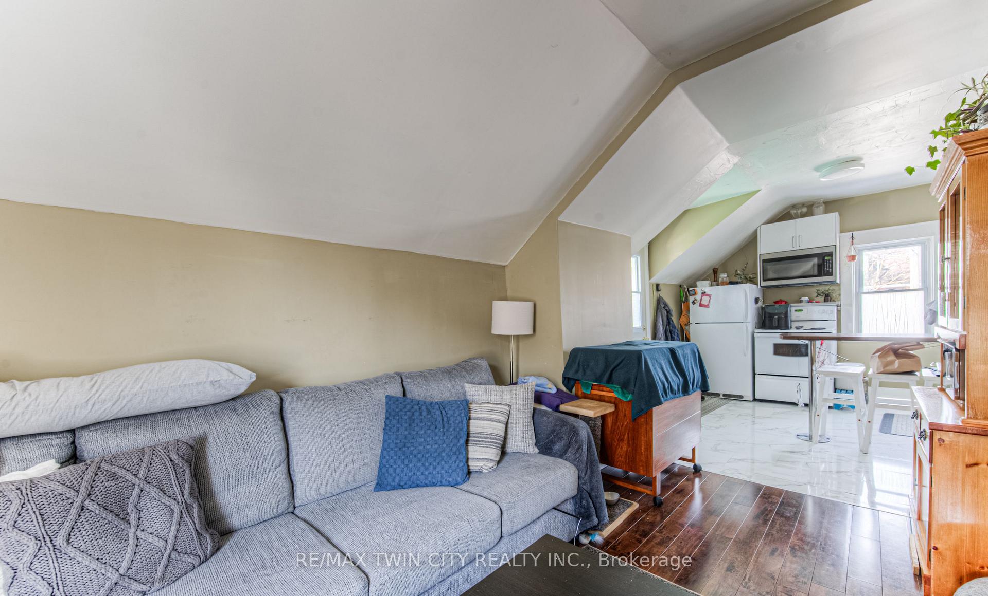 Photo 39 of 211 Weber Street E, Kitchener — HOMEH