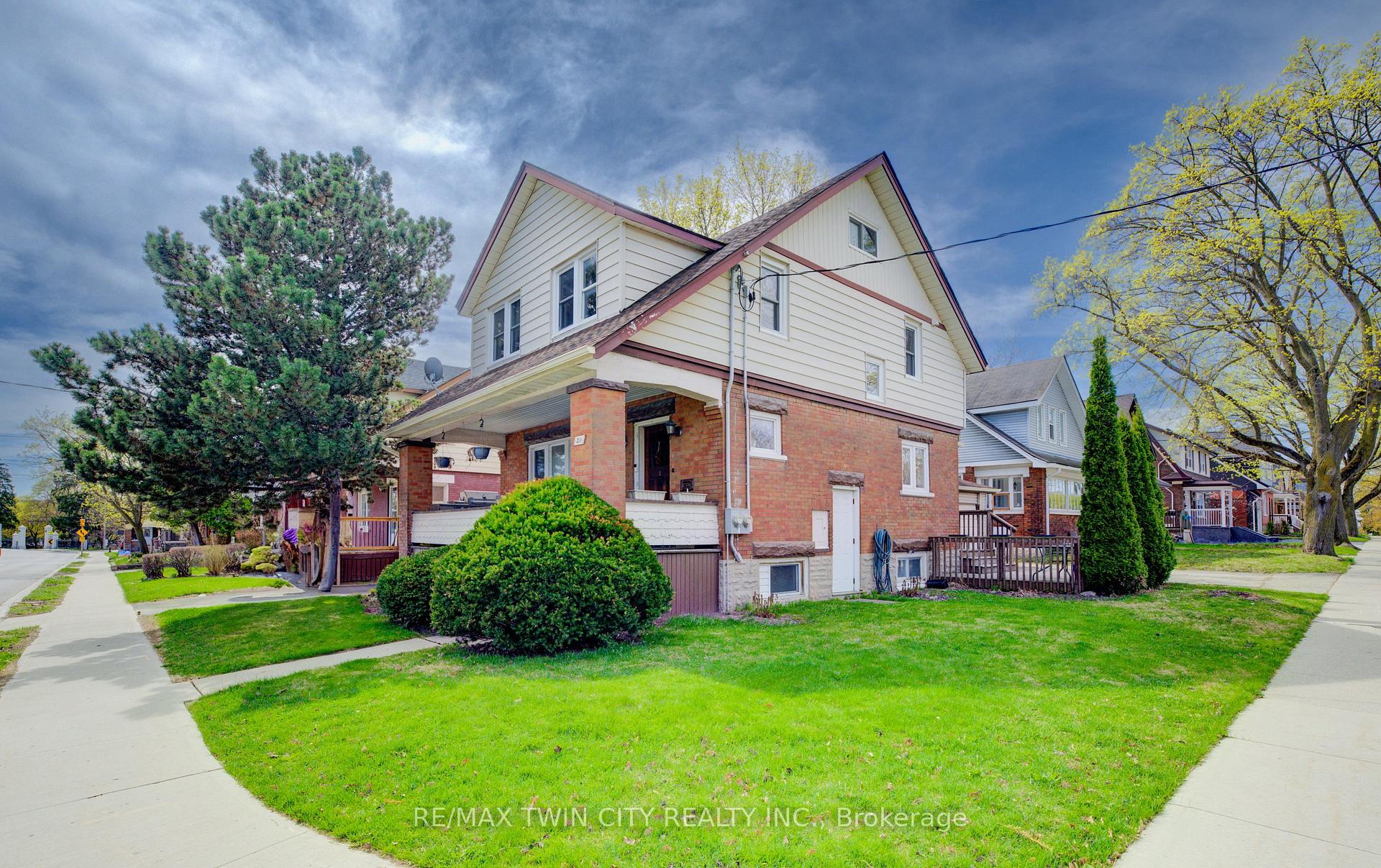 Photo 43 of 211 Weber Street E, Kitchener — HOMEH