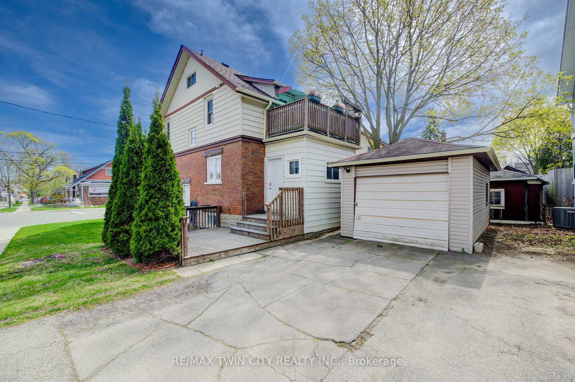 Photo 44 of 211 Weber Street E, Kitchener — HOMEH