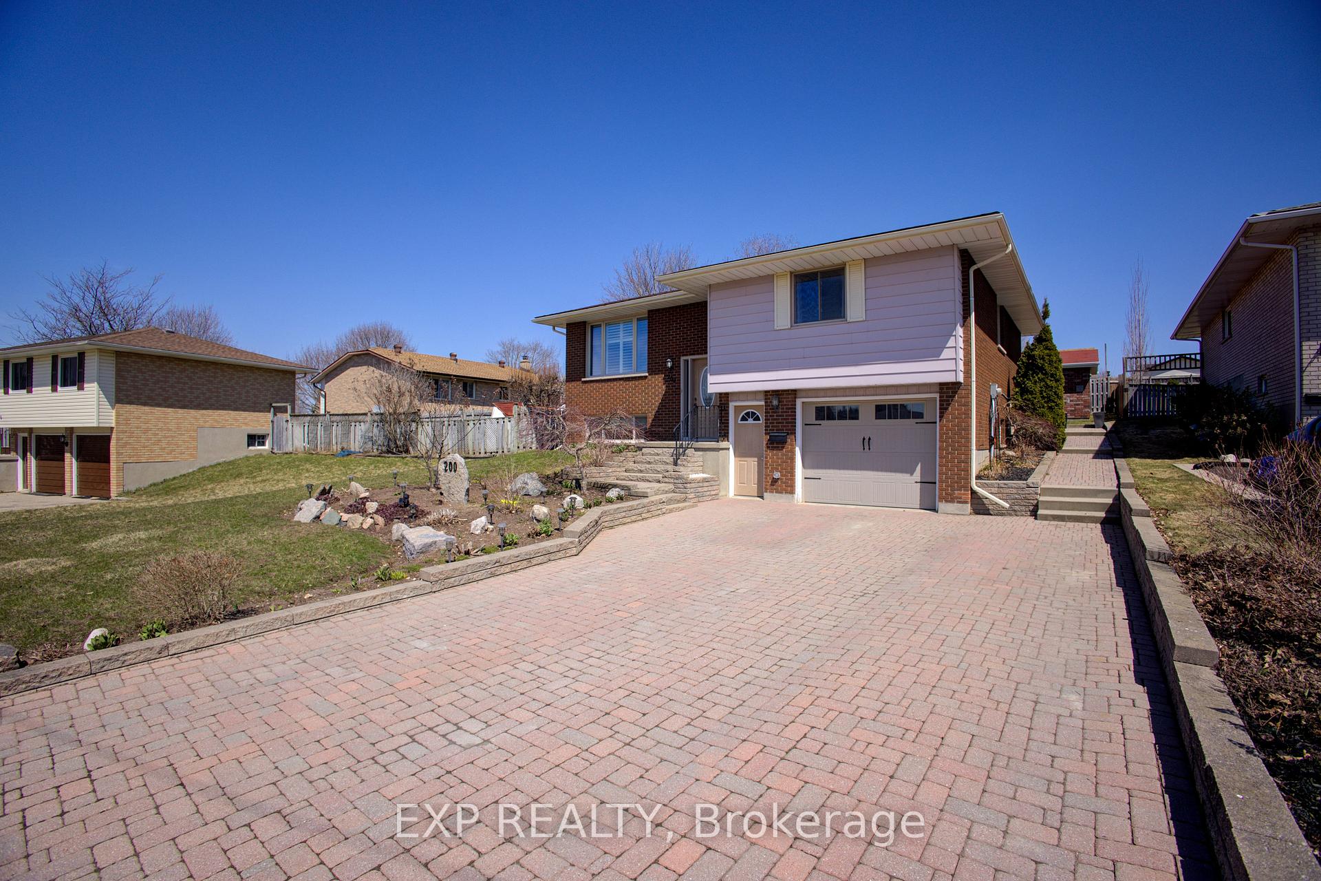Photo 4 of 200 Williamsburg Road, Kitchener — HOMEH