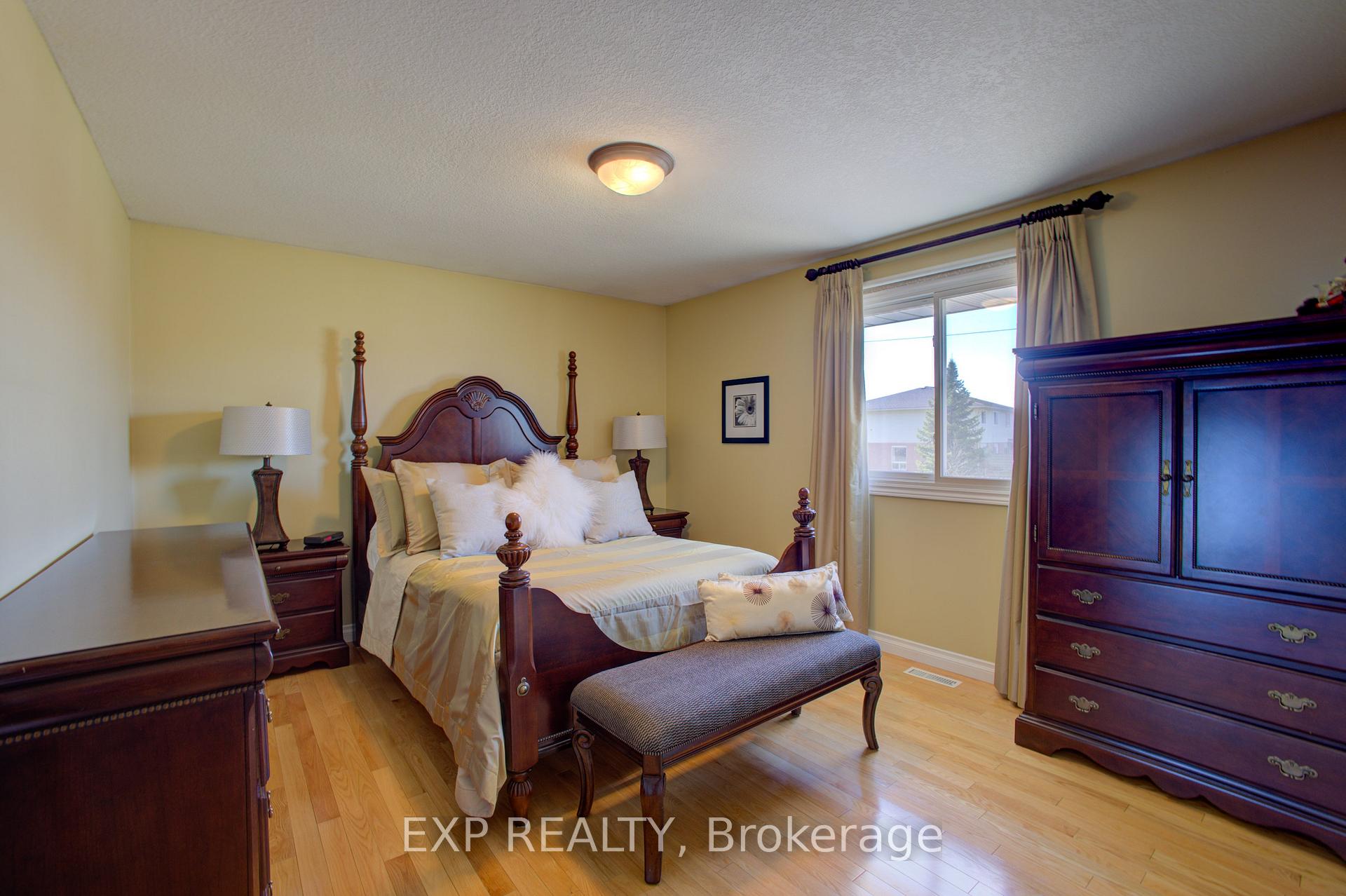 Photo 16 of 200 Williamsburg Road, Kitchener — HOMEH