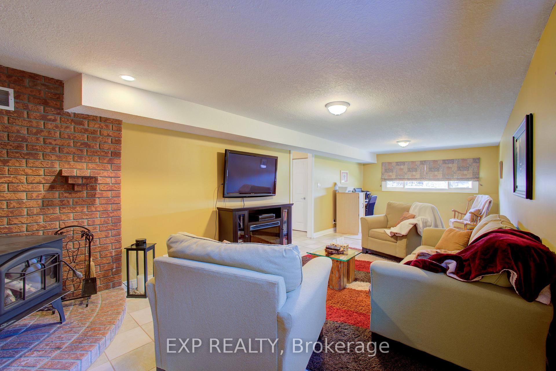 Photo 25 of 200 Williamsburg Road, Kitchener — HOMEH
