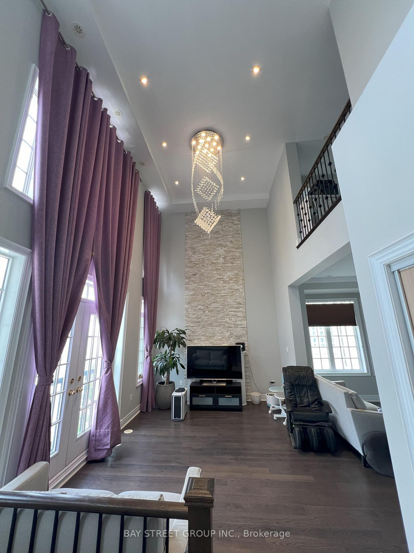 Photo 4 of 15 Lord Durham Road, Markham, Unionville — HOMEH