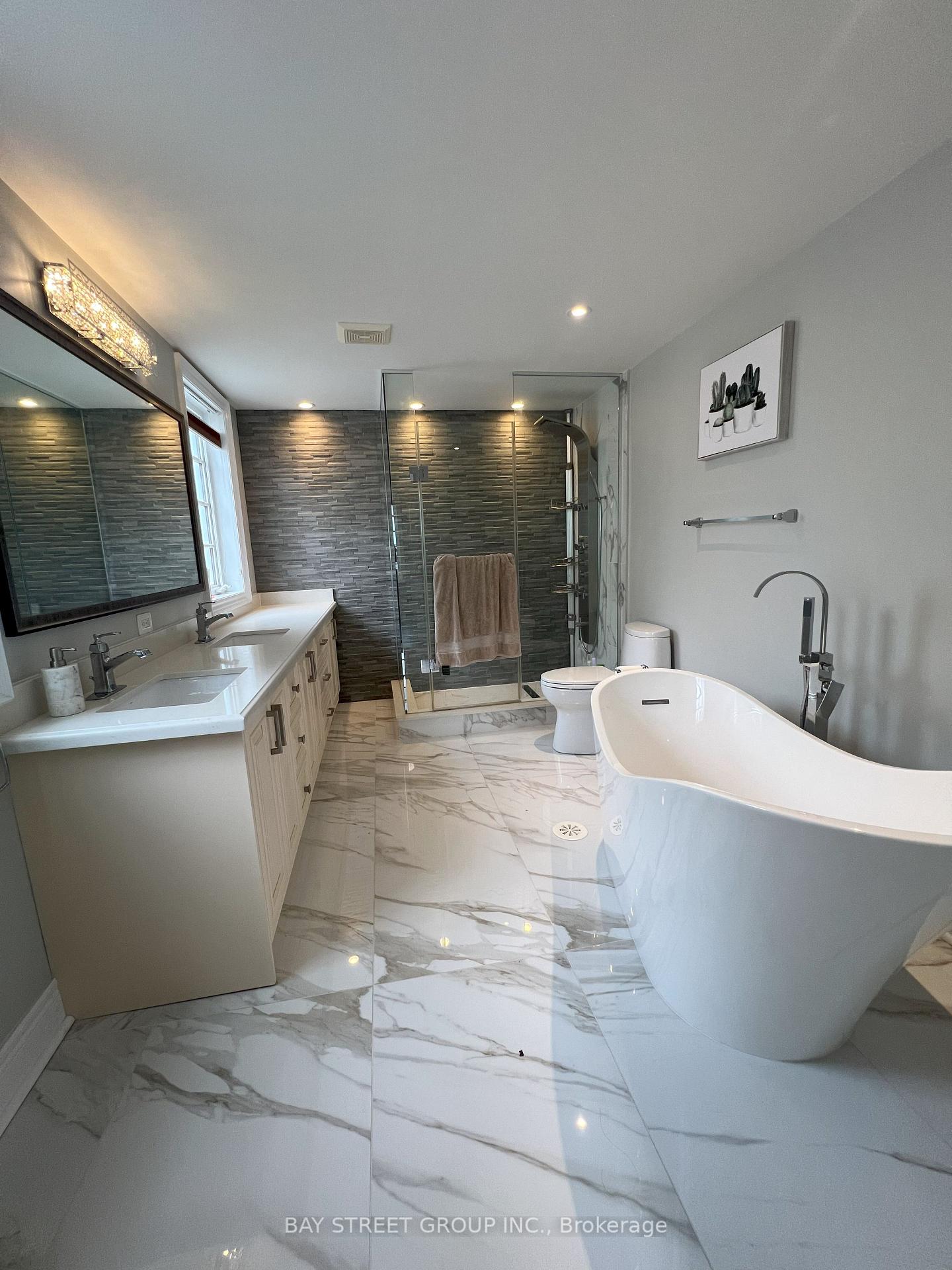 Photo 13 of 15 Lord Durham Road, Markham, Unionville — HOMEH