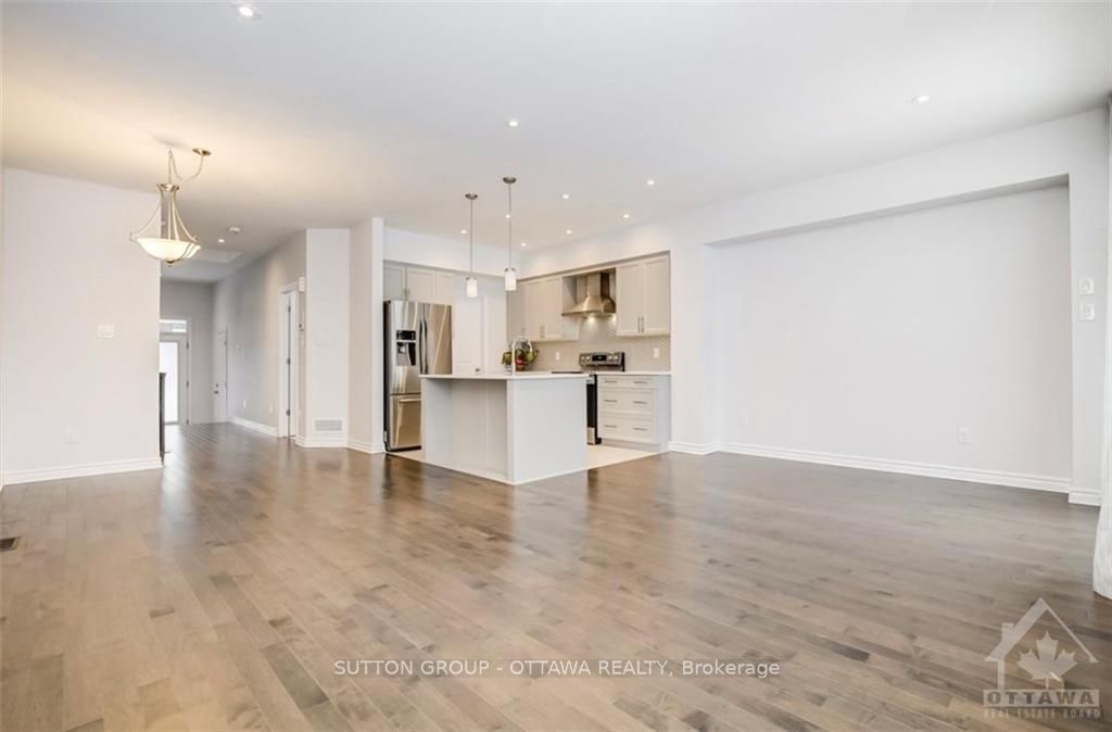 Photo 4 of 744 Twist Way, Ottawa, Kanata - Emerald Meadows/Trailwest — HOMEH