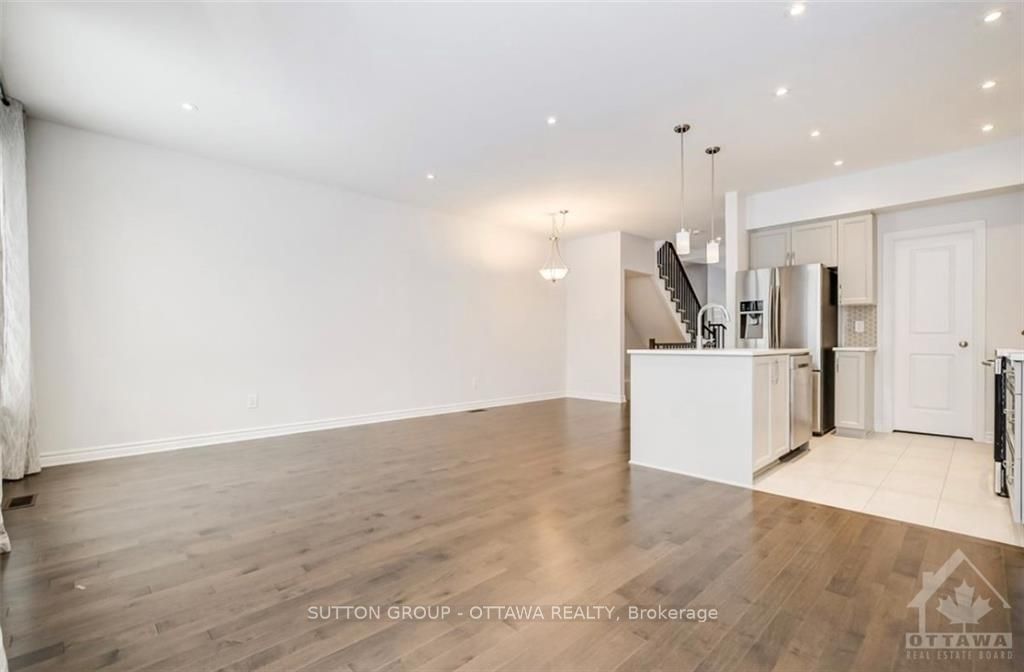 Photo 5 of 744 Twist Way, Ottawa, Kanata - Emerald Meadows/Trailwest — HOMEH