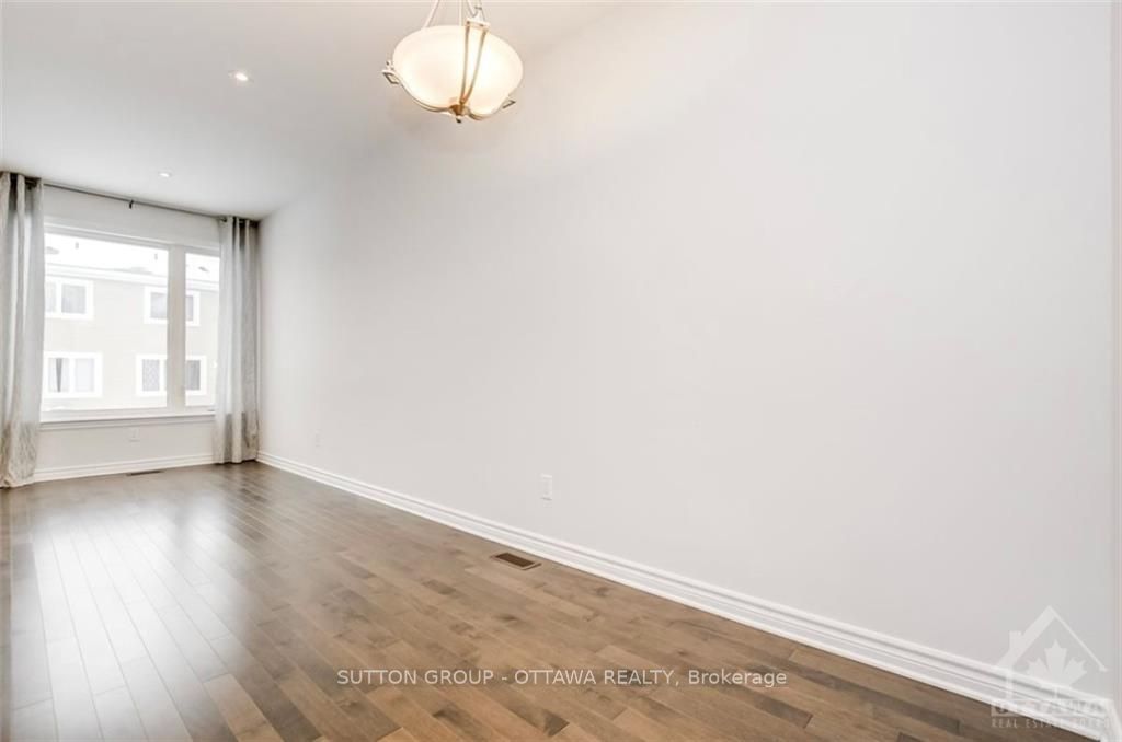 Photo 6 of 744 Twist Way, Ottawa, Kanata - Emerald Meadows/Trailwest — HOMEH