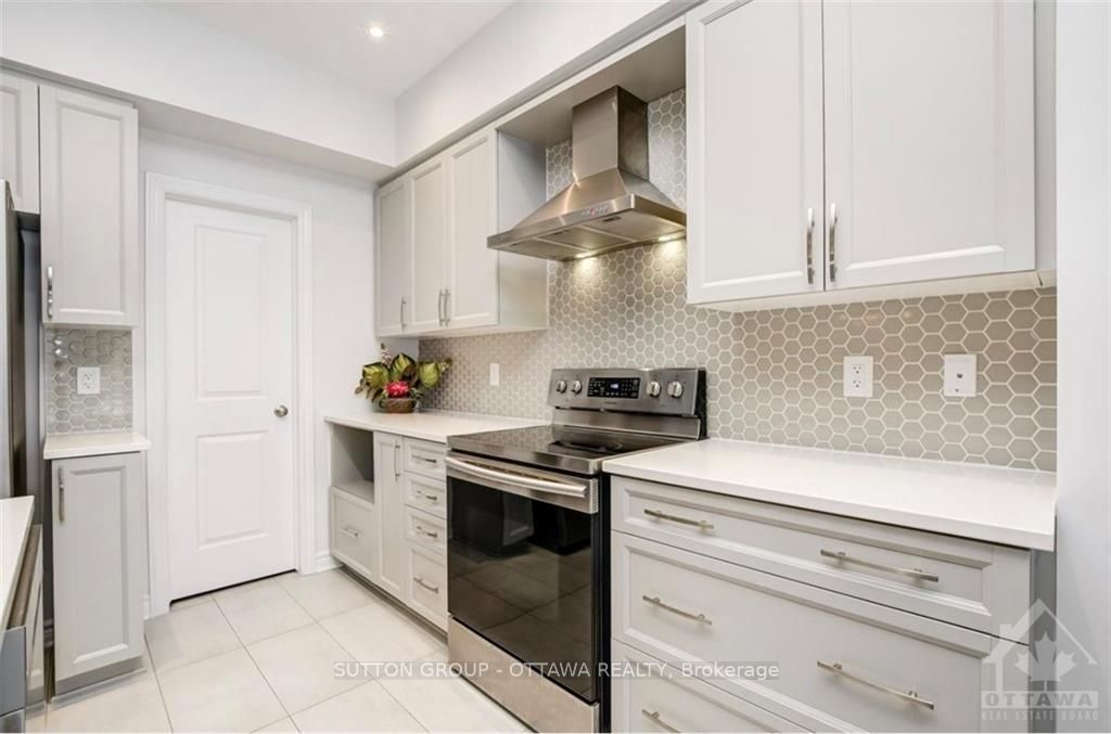 Photo 13 of 744 Twist Way, Ottawa, Kanata - Emerald Meadows/Trailwest — HOMEH