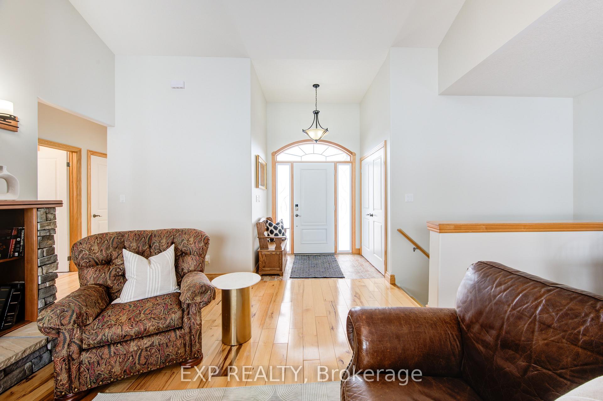 Photo 2 of 103 Robertson Street S, Minto — HOMEH
