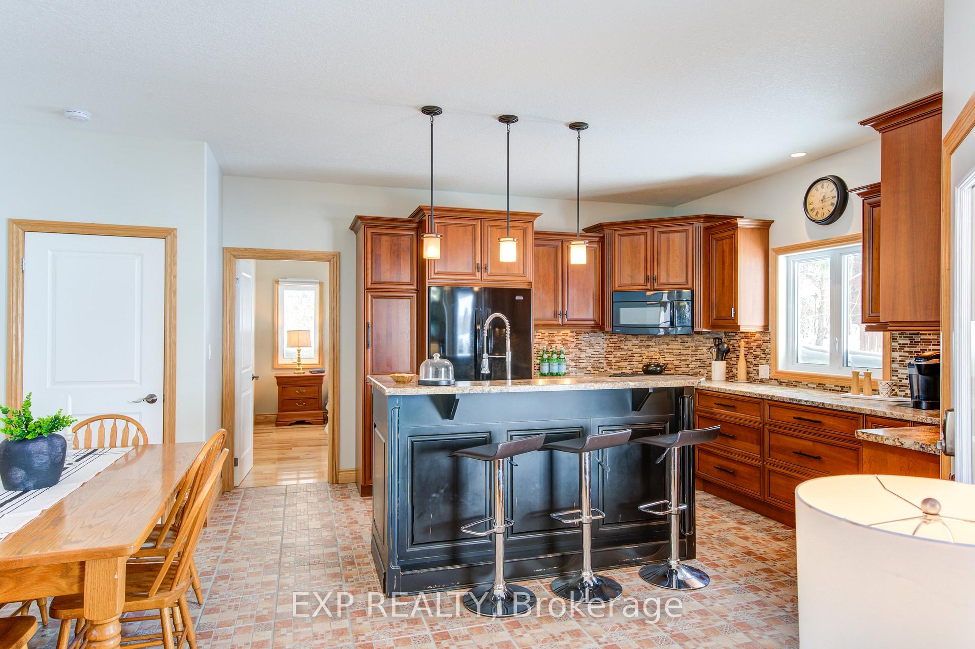 Photo 6 of 103 Robertson Street S, Minto — HOMEH