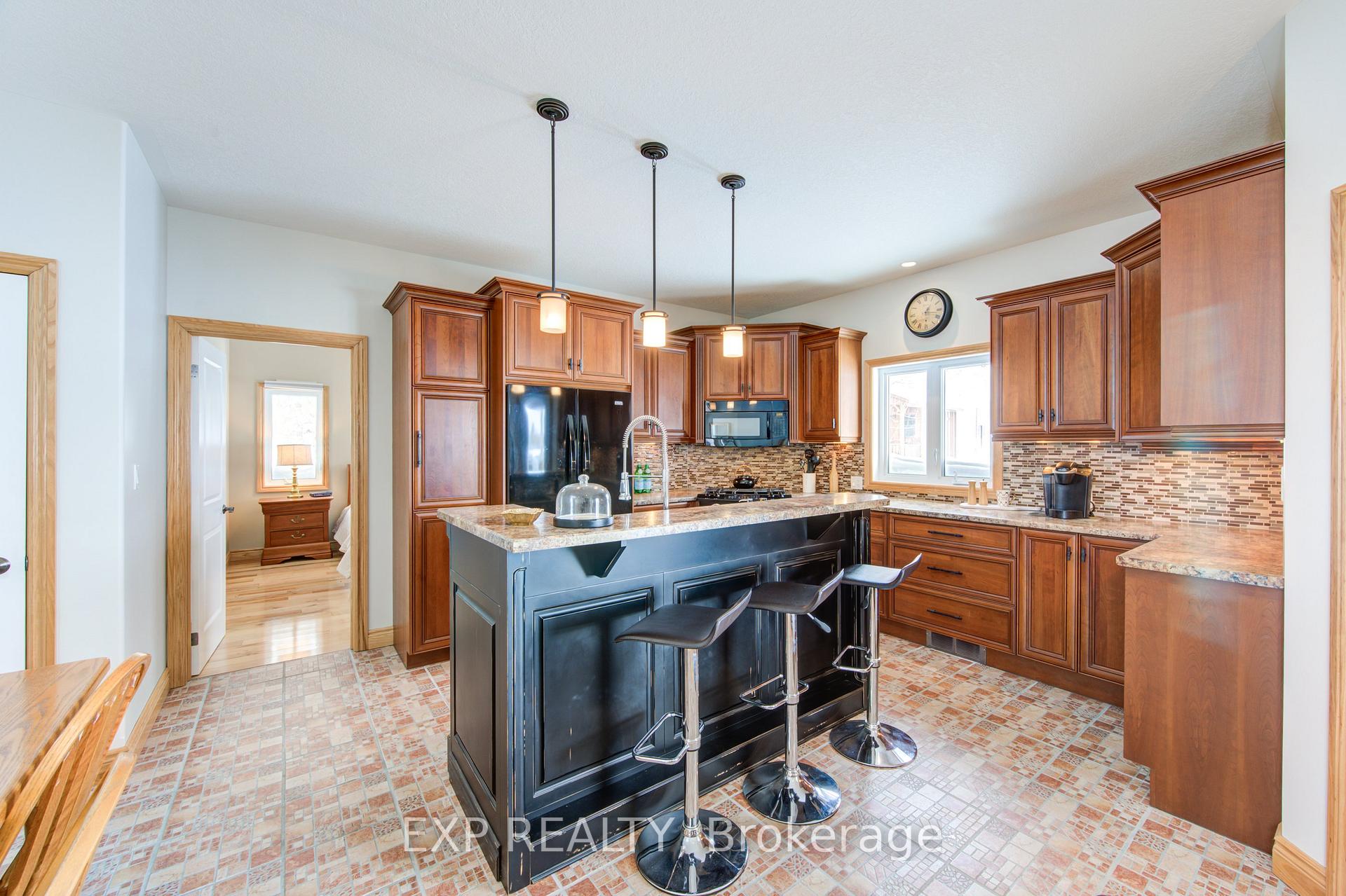 Photo 8 of 103 Robertson Street S, Minto — HOMEH