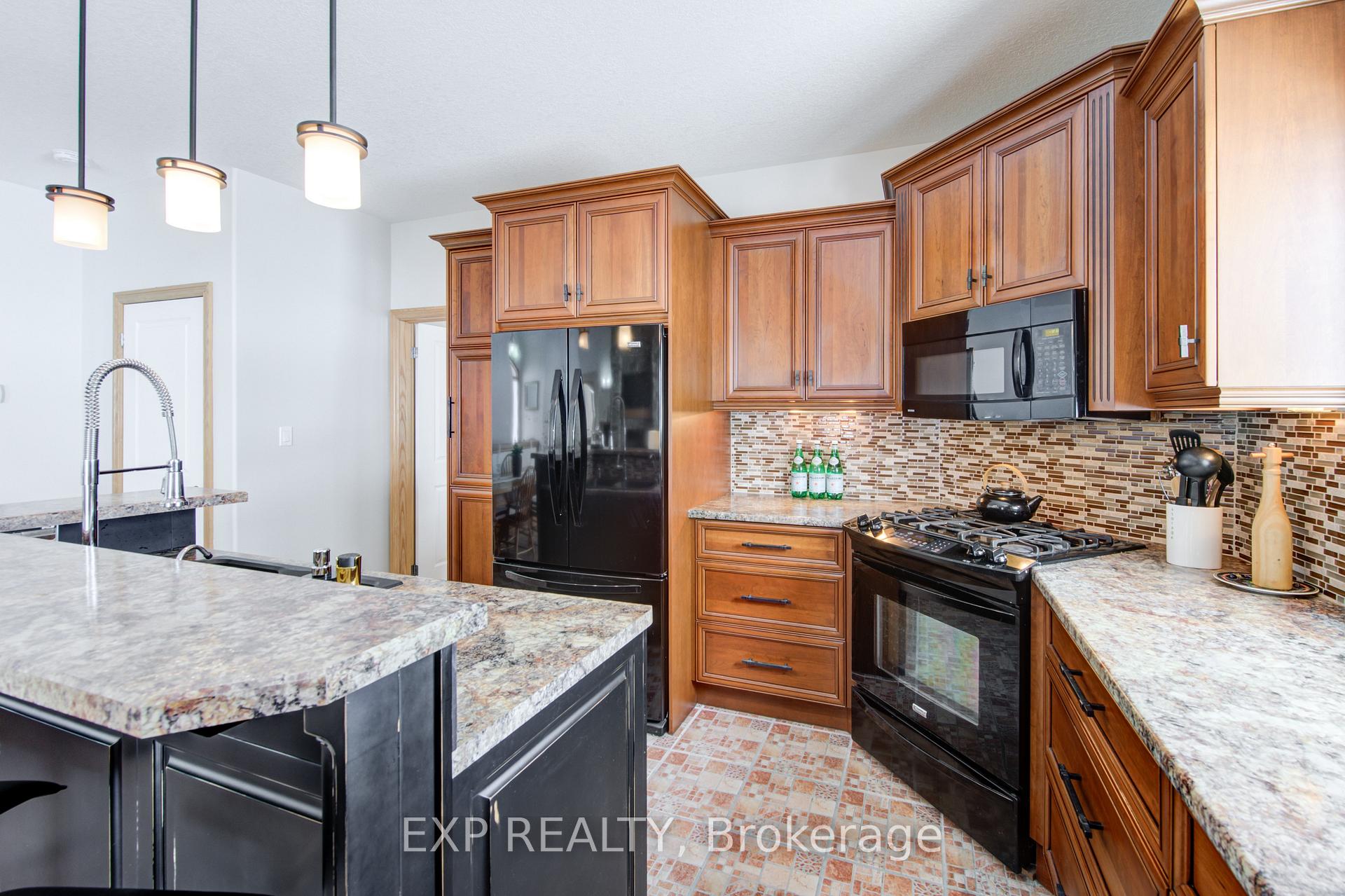 Photo 9 of 103 Robertson Street S, Minto — HOMEH