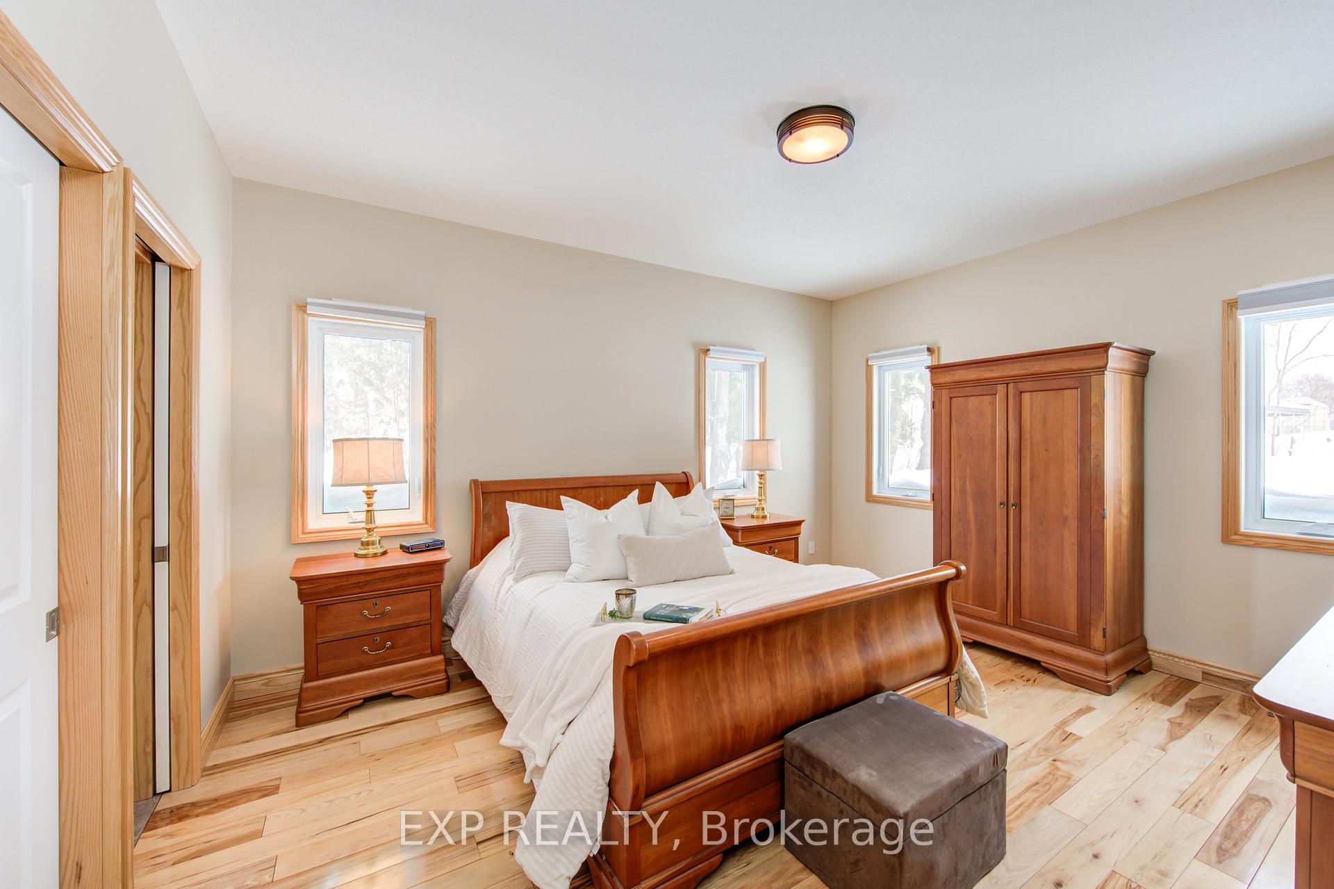 Photo 13 of 103 Robertson Street S, Minto — HOMEH