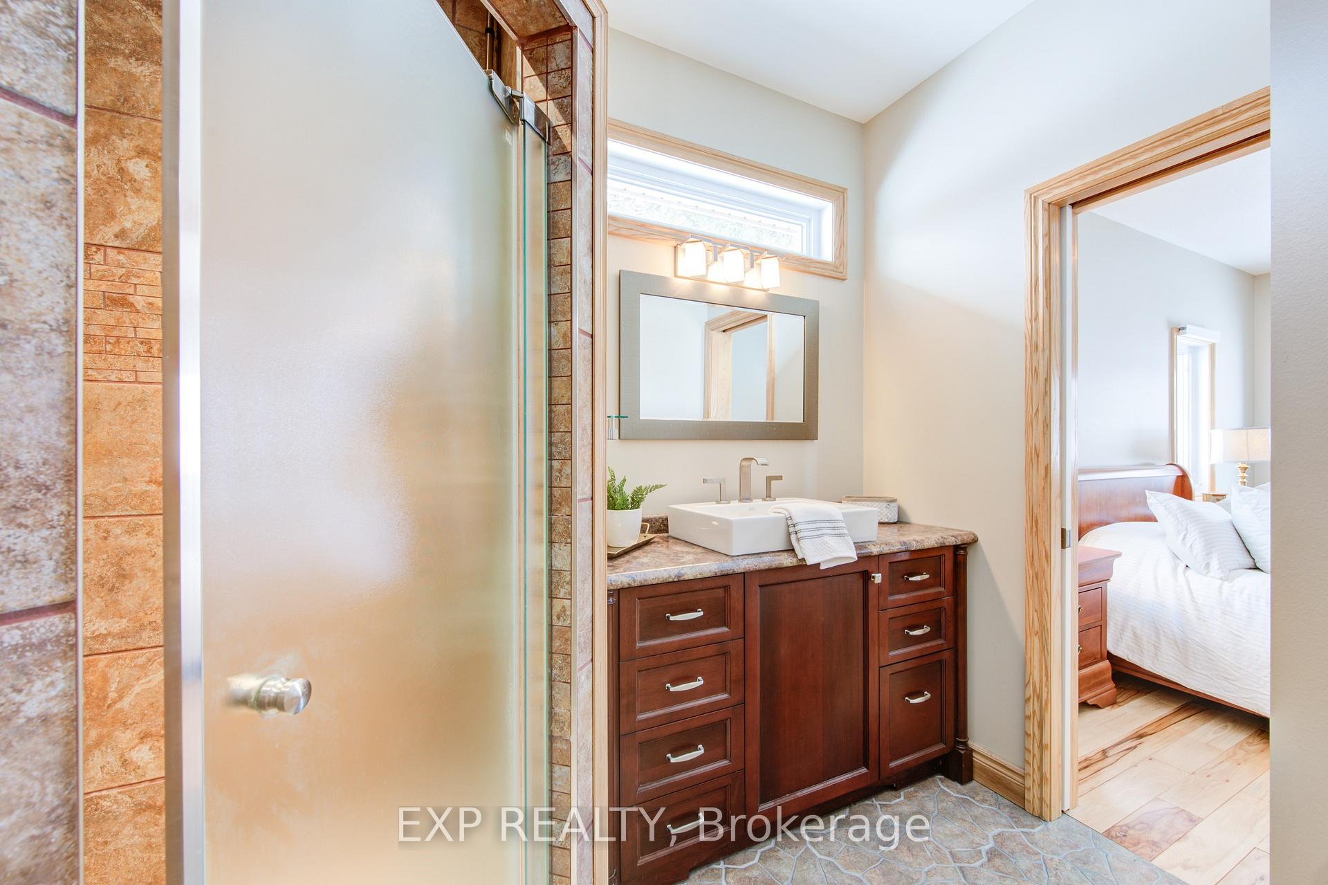 Photo 17 of 103 Robertson Street S, Minto — HOMEH