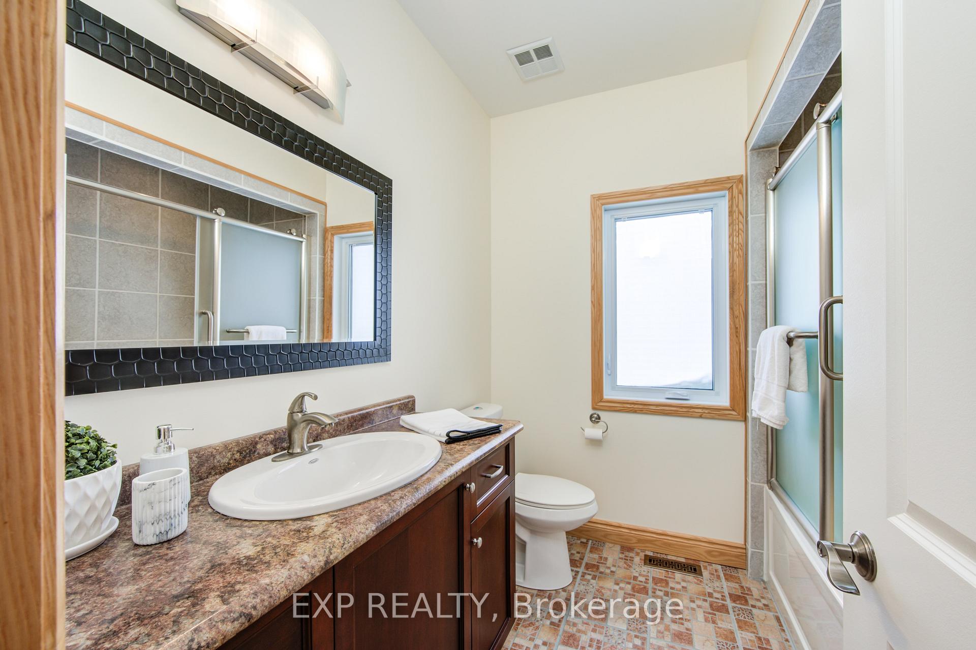 Photo 20 of 103 Robertson Street S, Minto — HOMEH