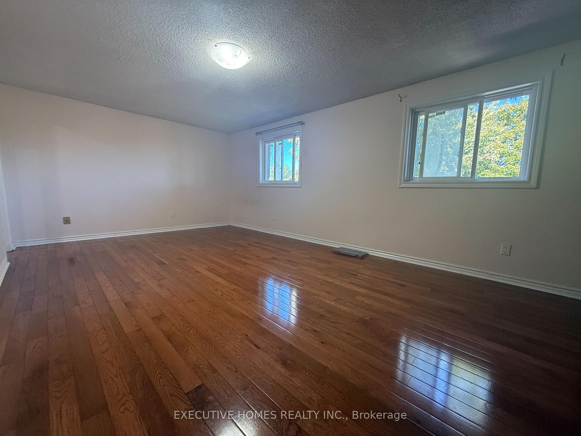 Photo 11 of 53 Chase Court, Markham, Milliken Mills East — HOMEH