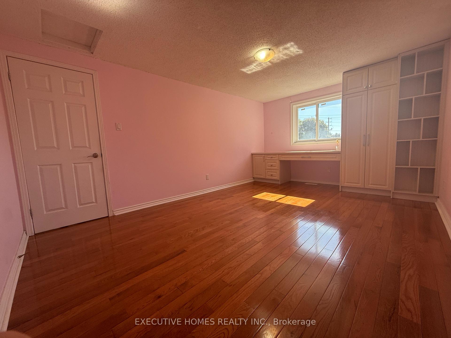 Photo 14 of 53 Chase Court, Markham, Milliken Mills East — HOMEH