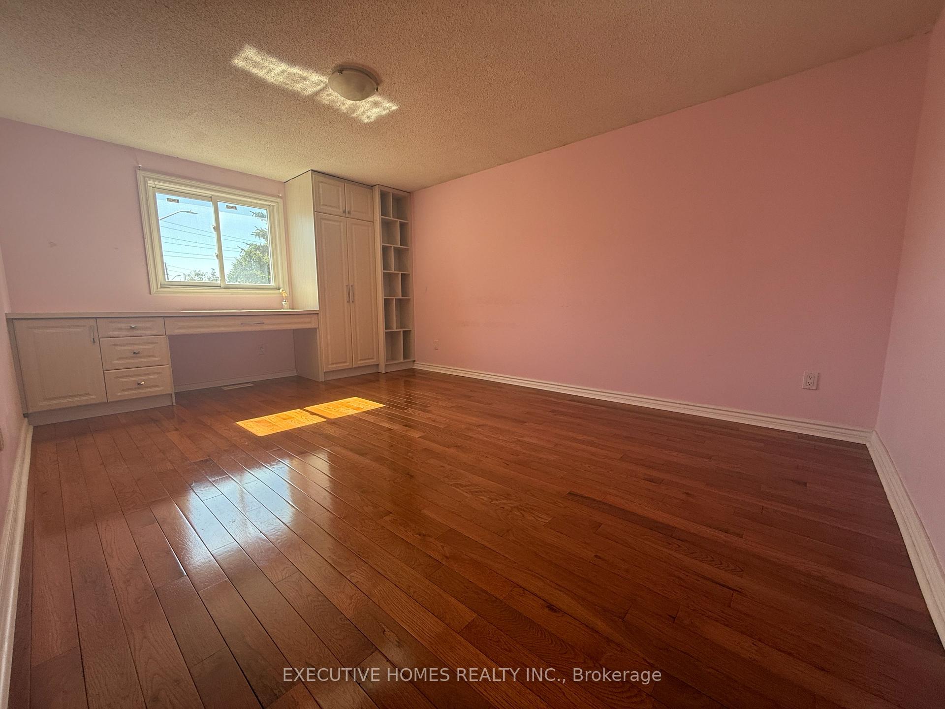 Photo 15 of 53 Chase Court, Markham, Milliken Mills East — HOMEH