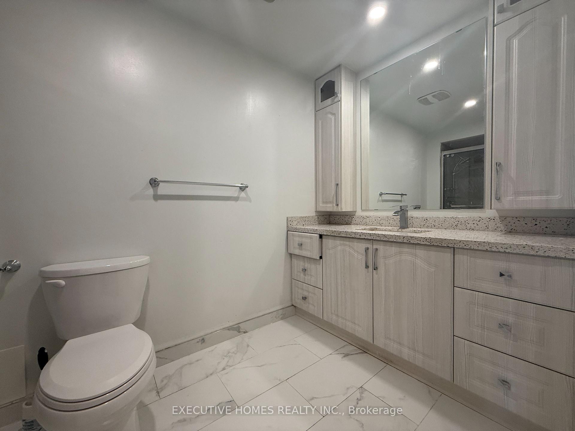 Photo 16 of 53 Chase Court, Markham, Milliken Mills East — HOMEH
