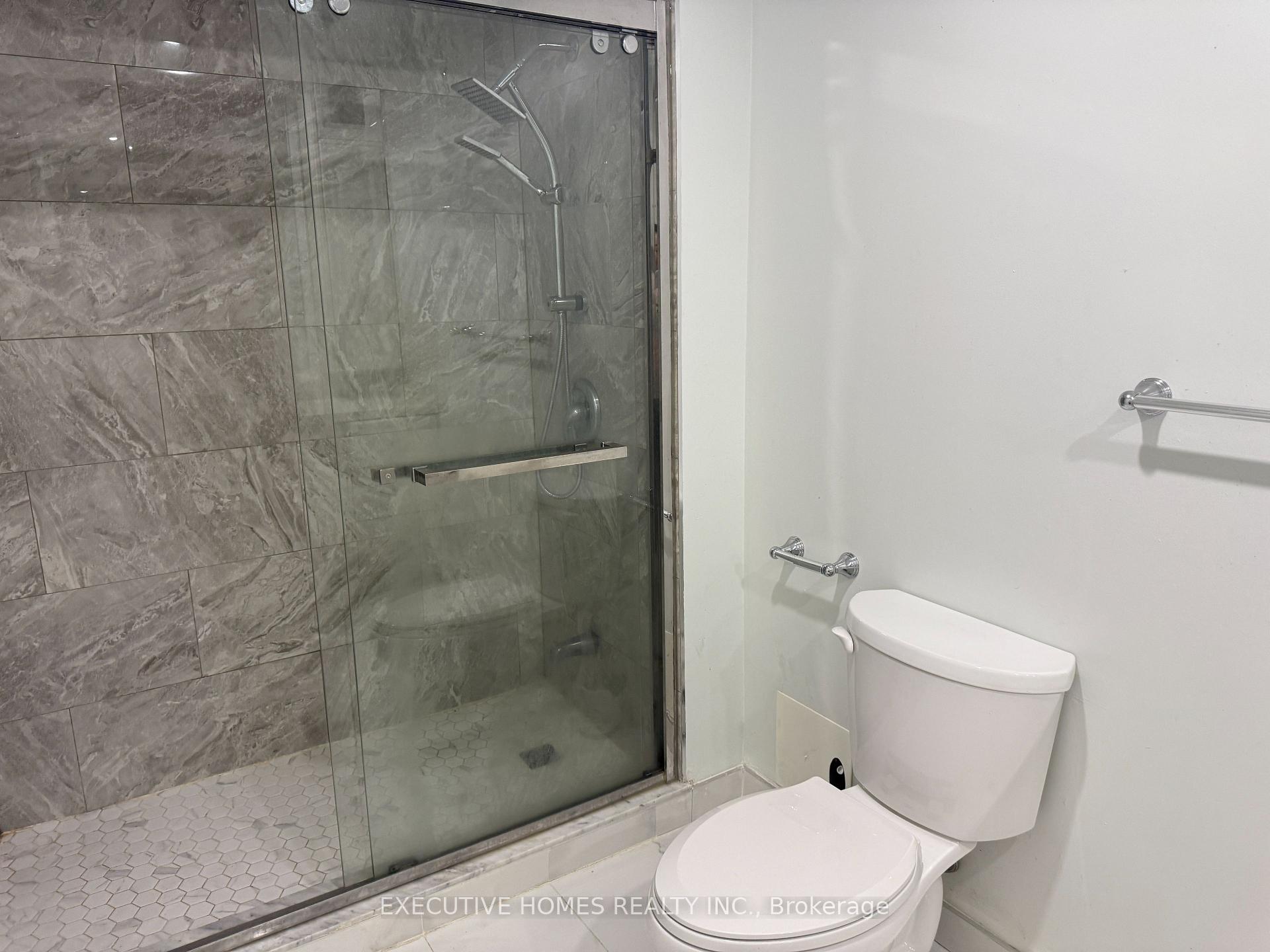 Photo 17 of 53 Chase Court, Markham, Milliken Mills East — HOMEH