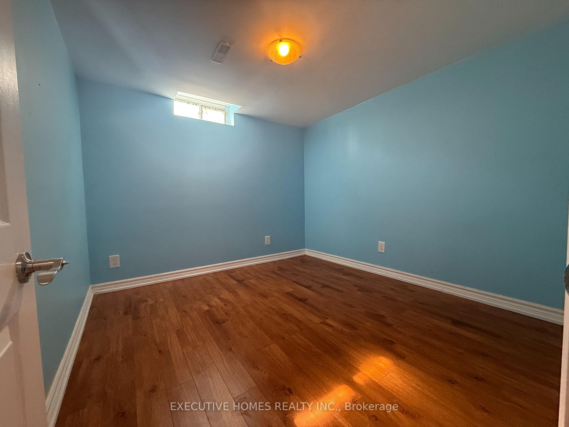 Photo 22 of 53 Chase Court, Markham, Milliken Mills East — HOMEH