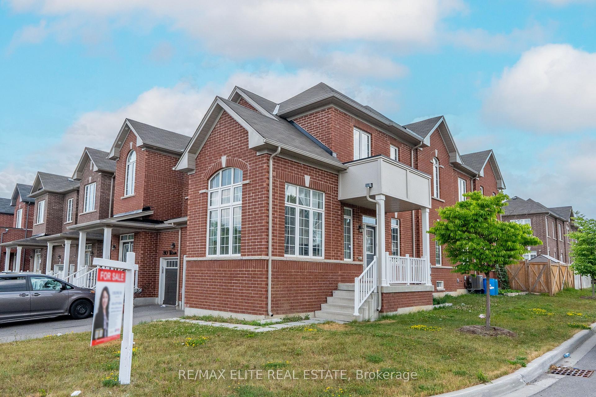 Photo 1 of 32 Titan Trail, Markham, Cedarwood — HOMEH