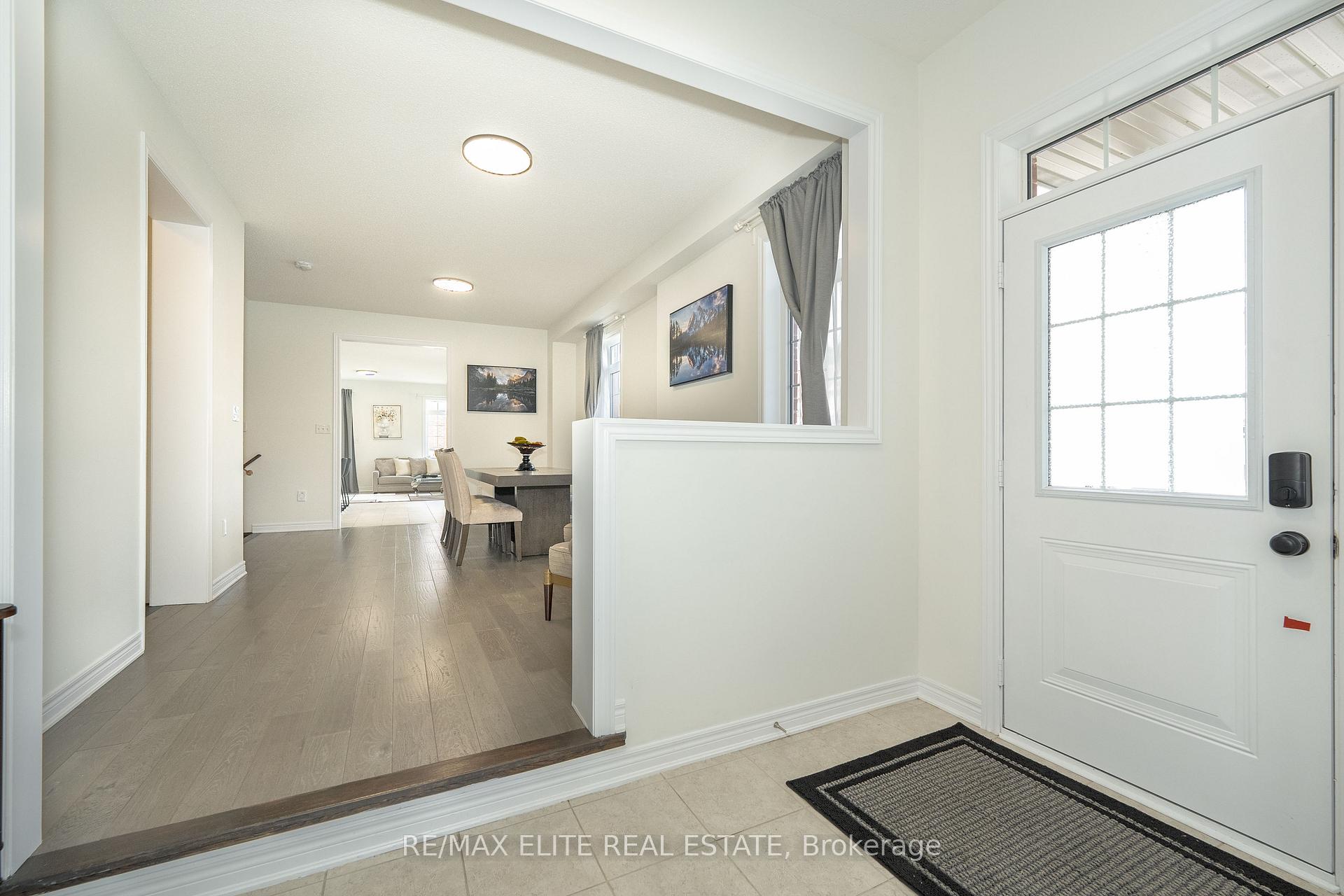 Photo 4 of 32 Titan Trail, Markham, Cedarwood — HOMEH