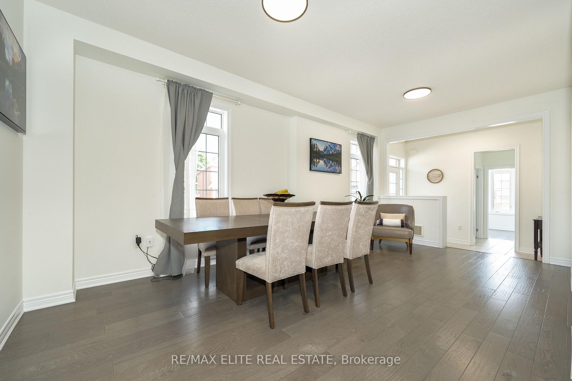 Photo 7 of 32 Titan Trail, Markham, Cedarwood — HOMEH